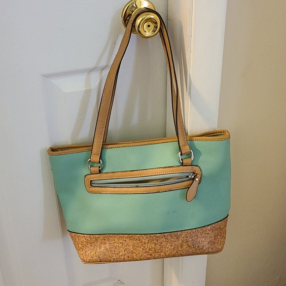 Accessories - Picture 2 of 3